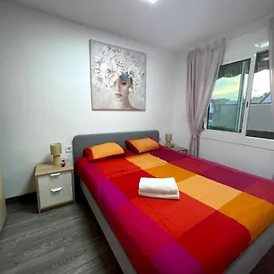 sant-adria-beach-apartment-wi-fi-parking-free.catalonia-hotels.com/
